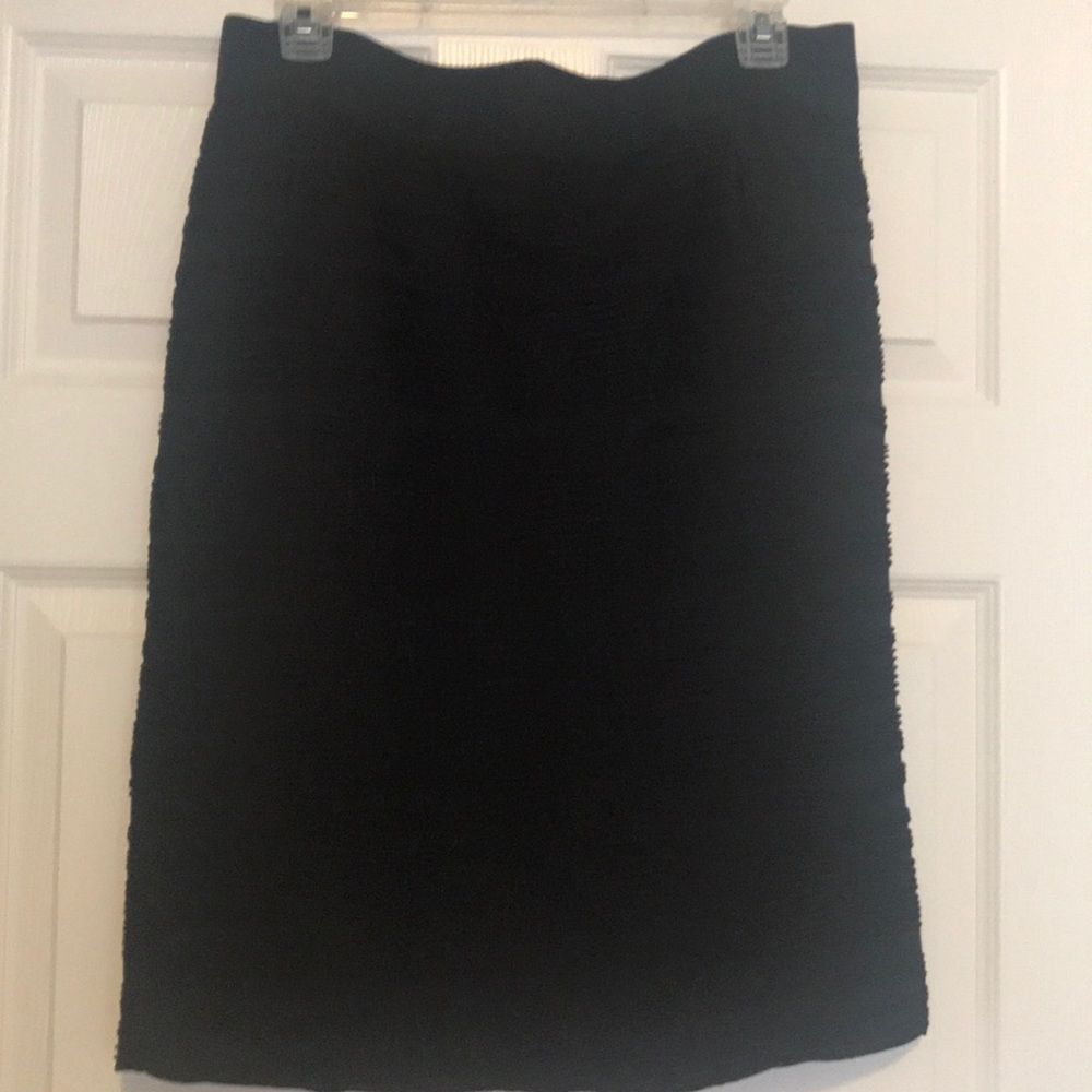 Stretchy black skirt